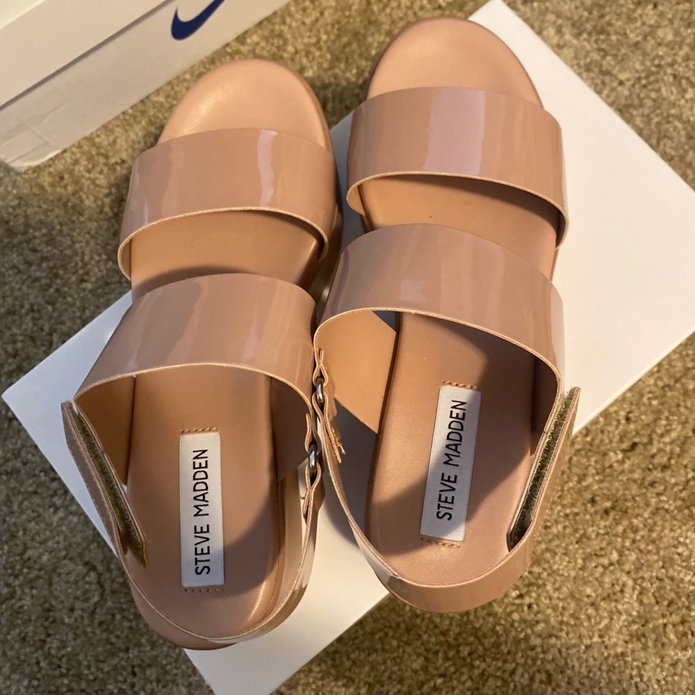 Sandals - Picture 2 of 4